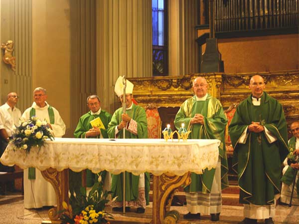The Betharramite community makes its entrance in the Parish of Langhirano (Parma - Italy)