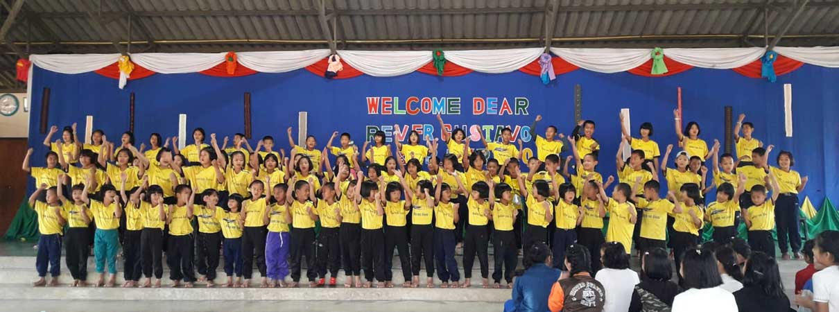 Fr. Gustavo in the communities of Ban Pong and Phayao