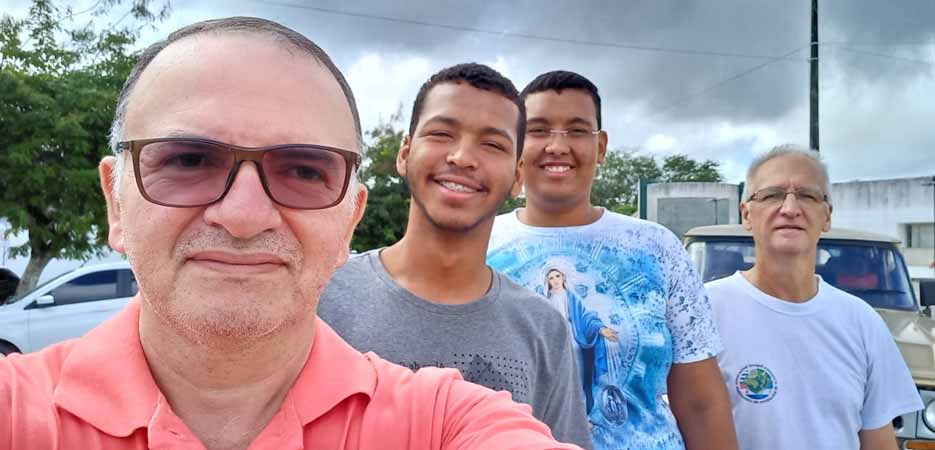 The Serrinha community welcomes two young aspirants