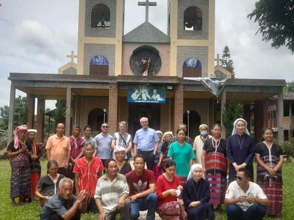 Visit to the communities of Fang, Huay Bong and Muangnam