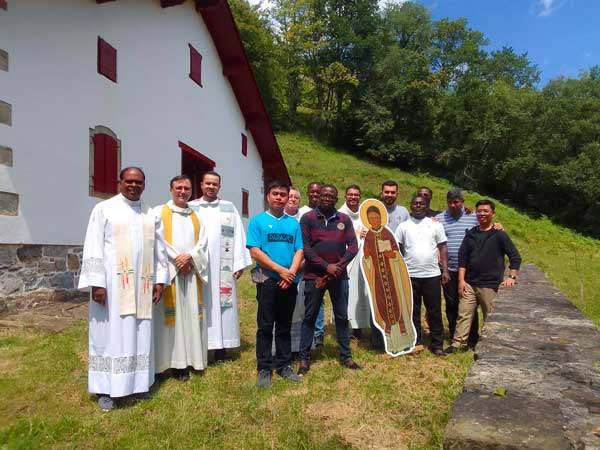 The session in view of final profession started with pilgrimages.