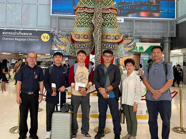 Three Thai novices arrived at the interregional novitiate in Bethlehem