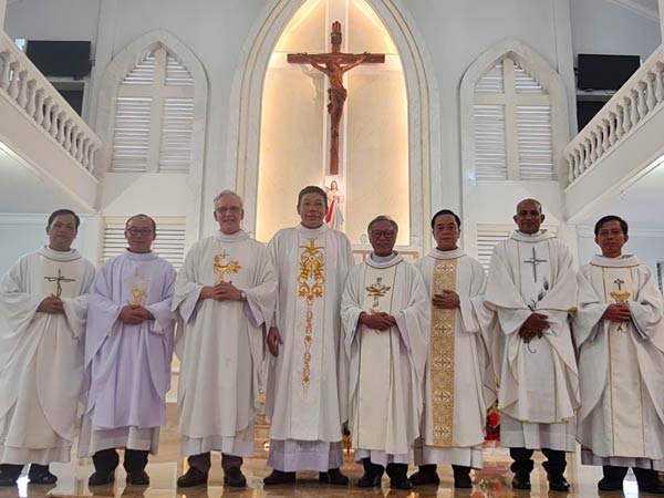 Visit of the Superior General to the community of Ho Chi Minh City
