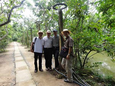 111018-06.jpg 111018-06.jpg