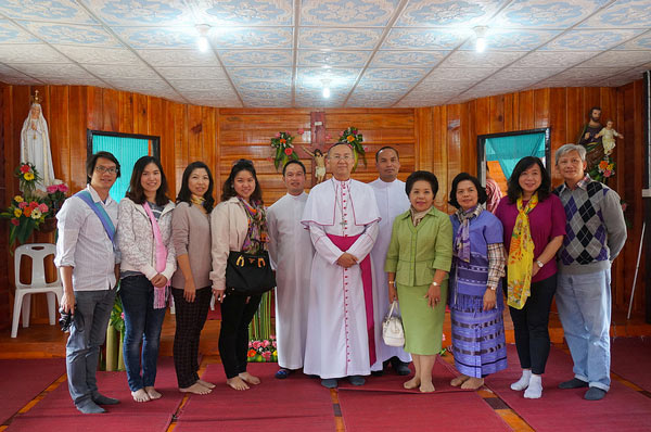 Nueva iglesia en la parroquia de Huay Tong