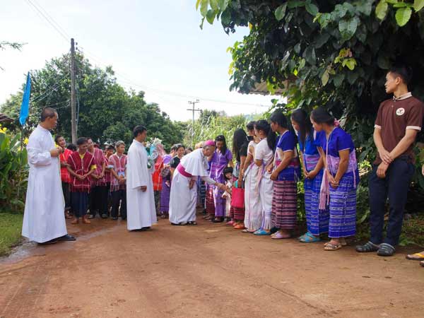 Fiesta en el pueblo de Ban Khun Pae (Tailandia)