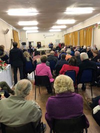 Encuentro de los voluntarios de la parroquia de Olton Friary con el obispo David Evens