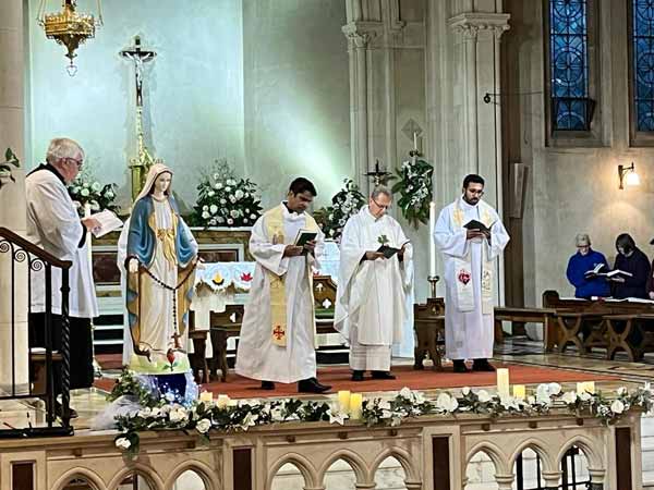 Saludos de las comunidades inglesas al P. Enrico Frigerio scj, nombrado Vicario Regional en Italia