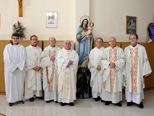 El P. Mario Giussani celebró su 50º aniversario de sacerdocio