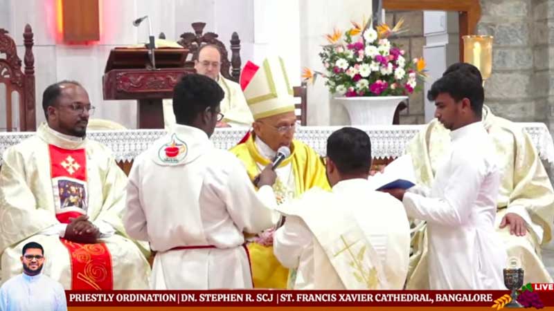 Ordenación sacerdotal del H. Stephen R. scj