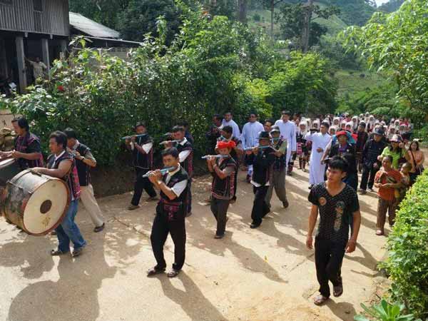 Première Messe des nouveaux prêtres en Thaïlande