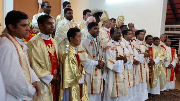 Vœux perpétuels et ordinations diaconales