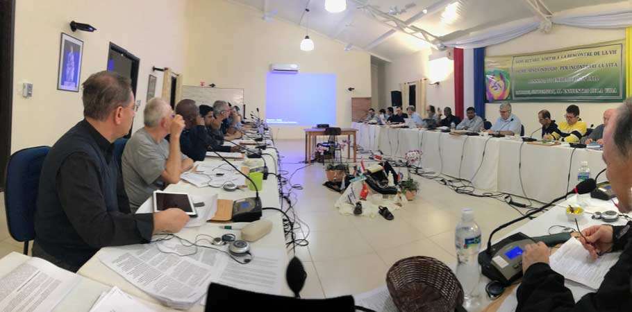 Journée de travail, l'assemblée vérifie réflexions des groupes