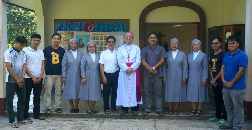 Visite du nouvel évêque de Chiang Rai à la communauté de Ban Pong