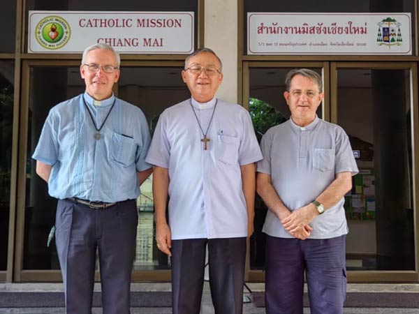 Visite à l'évêque de Chiang Mai