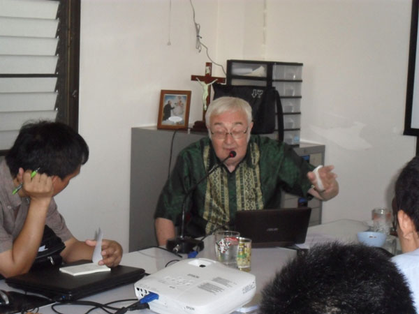 nef1210-04.jpg nef1210-04.jpg