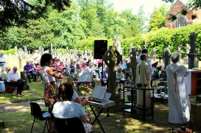 Olton: preghiera per i defunti Olton: preghiera per i defunti