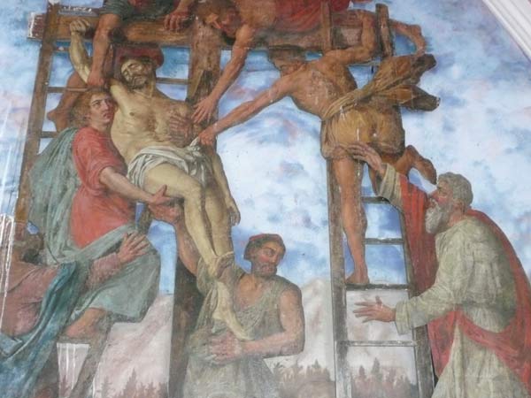 Dodicesima Stazione: Gesù è deposto dalla croce.